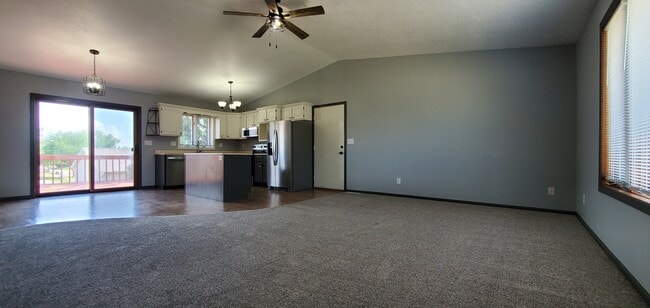 3137 33rd Ave SW in Cedar Rapids, IA - Building Photo - Building Photo