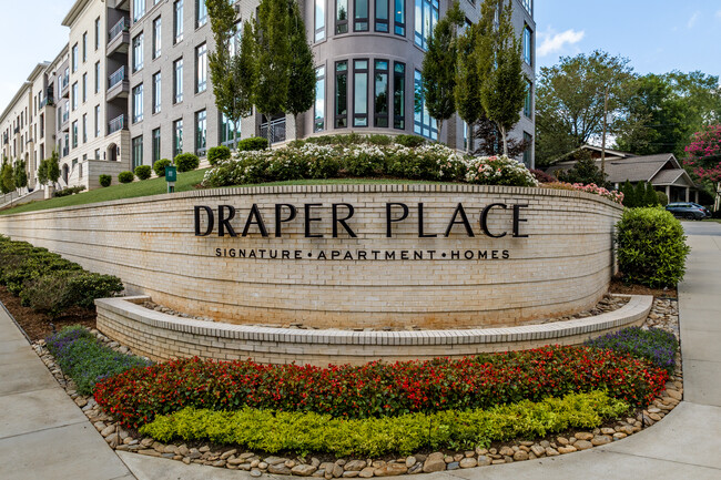 Draper Place in Charlotte, NC - Foto de edificio - Building Photo