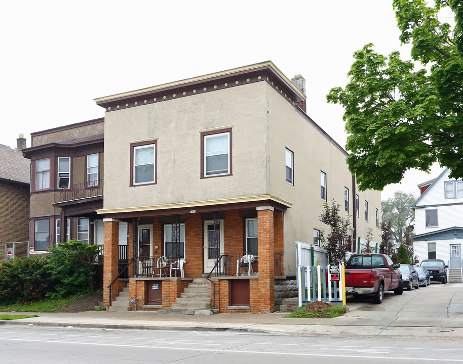 1431 W Greenfield Ave in Milwaukee, WI - Building Photo