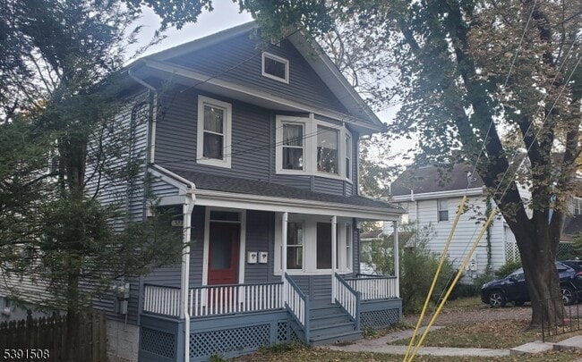 573 Grove St