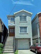 422A Warren St, Unit 1 in Harrison, NJ - Building Photo