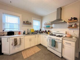 137 Dudley St, Unit 3 in Cambridge, MA - Building Photo