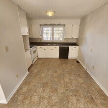 60 Stallings Rd in Taylors, SC - Building Photo - Building Photo