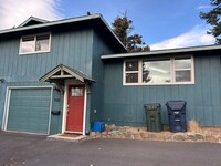 928 NW Portland Ave in Bend, OR - Foto de edificio - Building Photo