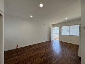 235 & 237 W. Tujunga Ave. in Burbank, CA - Building Photo - Interior Photo