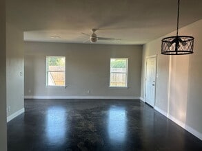 426 West St in Buffalo Gap, TX - Building Photo - Building Photo