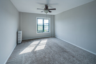 Plaisance Apartments in Chicago, IL - Foto de edificio - Interior Photo