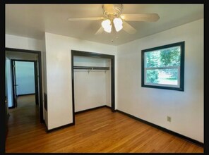 1873-1875 E Post Rd, Unit 1875 E Post Rd in Beloit, WI - Building Photo - Building Photo