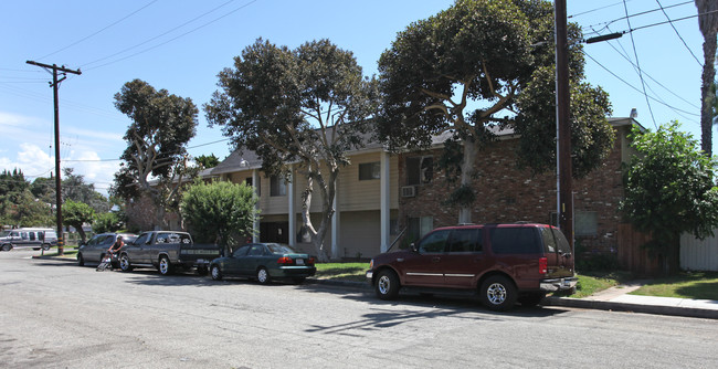 4550 Huddart Ave in El Monte, CA - Foto de edificio - Building Photo