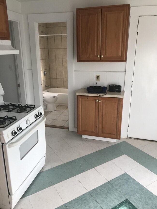 10 Warren St, Unit 3 in Medford, MA - Building Photo - Building Photo
