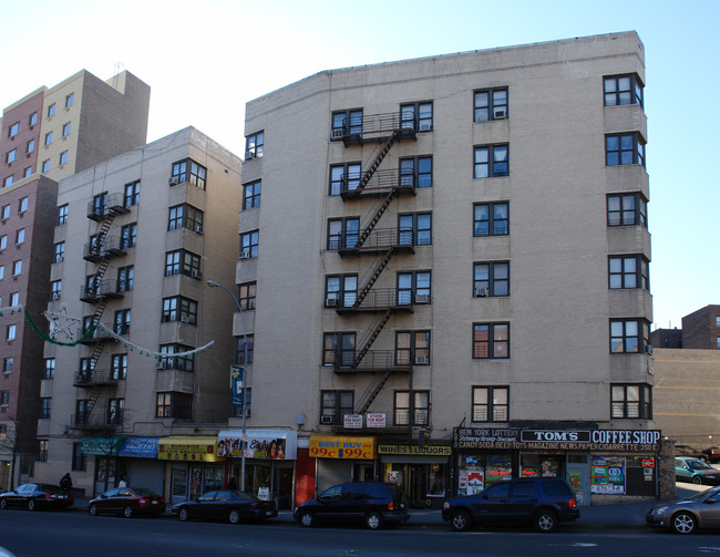 2000 Anthony Ave in Bronx, NY - Building Photo - Building Photo