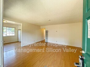 5719 Via Monte Dr in San Jose, CA - Foto de edificio - Building Photo