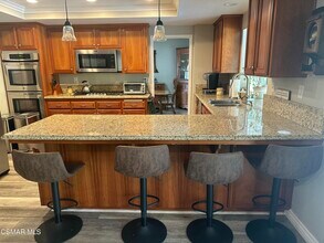 1961 McCrea Rd in Thousand Oaks, CA - Building Photo - Building Photo