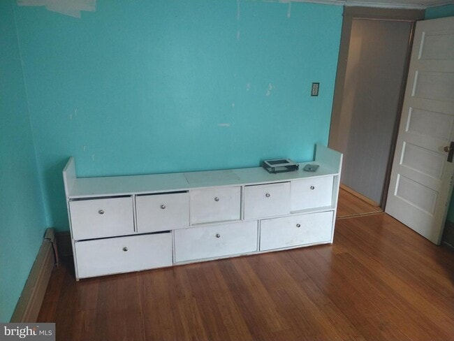 property at 634 E 4th St