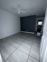 500 N Broadway St in Elsa, TX - Building Photo - Building Photo