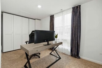 343 Summit Cir in Lombard, IL - Building Photo - Building Photo