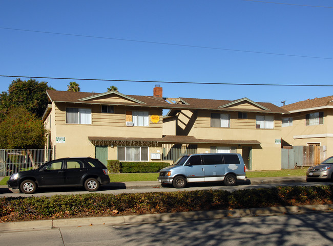 2155 N Towne Ave in Pomona, CA - Building Photo - Building Photo