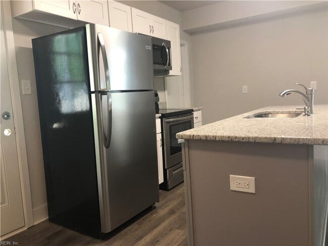 835 W 38th St in Norfolk, VA - Building Photo - Building Photo