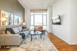 1922 W Ogden Ave in Chicago, IL - Building Photo