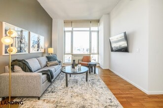 1922 W Ogden Ave, Unit 1405 in Chicago, IL - Building Photo - Building Photo