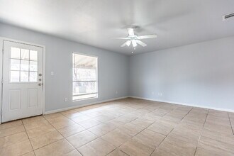 13719 Earlywood St in San Antonio, TX - Building Photo - Building Photo