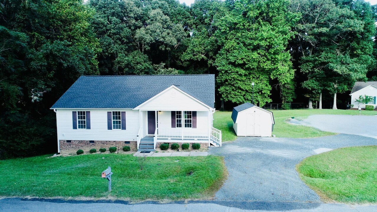 1000 Meadowgreen Dr in Raleigh, NC - Building Photo