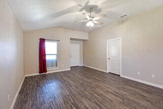 1610 137th St in Lubbock, TX - Building Photo - Building Photo