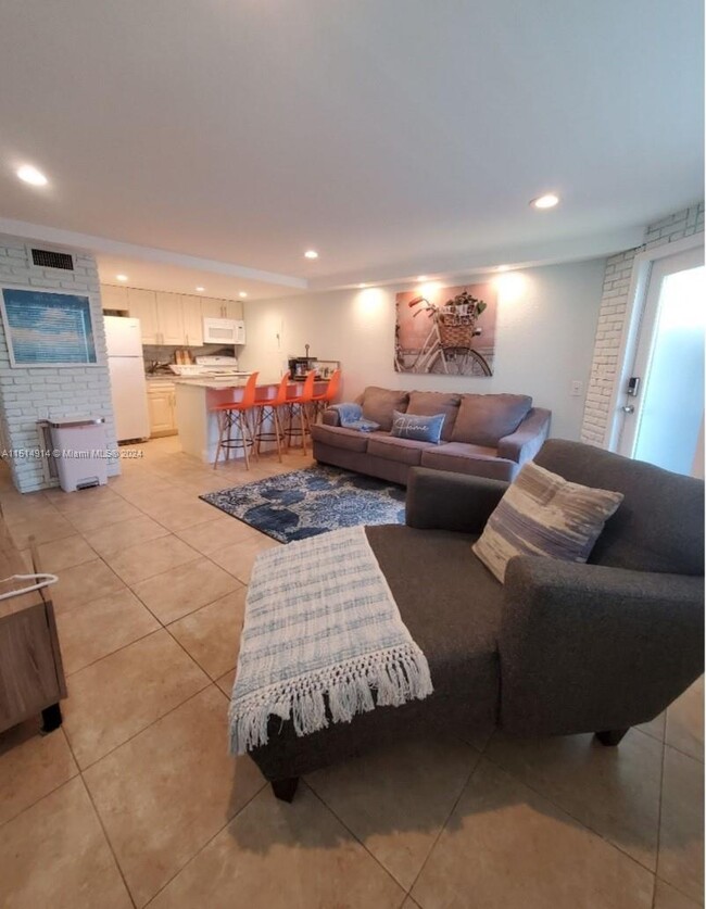 700 SE 14th Ct in Fort Lauderdale, FL - Building Photo - Building Photo