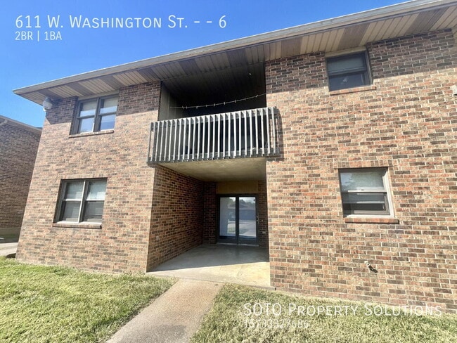 property at 611 W Washington St