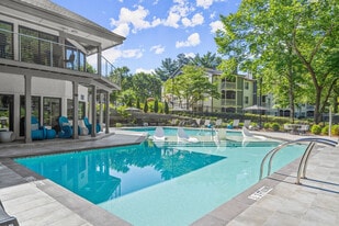 The Windward in Alpharetta, GA - Building Photo