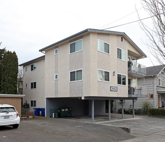 4226 Dayton Ave in Seattle, WA - Building Photo - Building Photo