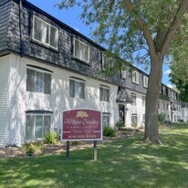 600 E McKinley Rd in Ottawa, IL - Building Photo