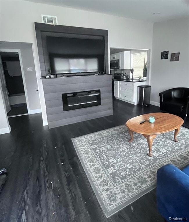 3066 Greenlawn Ave in Commerce Township, MI - Building Photo - Building Photo