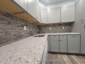 26 Candlewood Lake Rd S in New Milford, CT - Building Photo - Building Photo