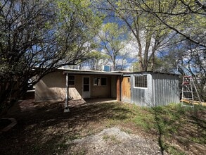 409 Maria Ln in Taos, NM - Building Photo - Building Photo