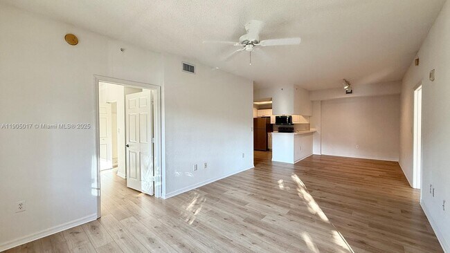 2808 Amalei Dr in Palm Beach Gardens, FL - Foto de edificio - Building Photo