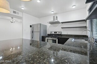 1005 W 5th St in Tempe, AZ - Building Photo