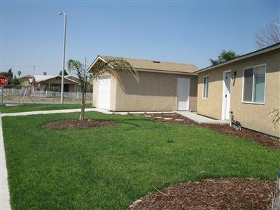 2303-2331 Patterson Ave in Corcoran, CA - Foto de edificio