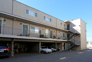 238 Albion Ave in San Lorenzo, CA - Foto de edificio - Building Photo