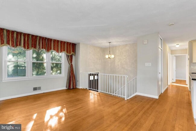 2032 Greenwich St in Falls Church, VA - Building Photo - Building Photo