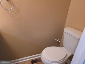 14100 Oakpointe Dr in Laurel, MD - Building Photo