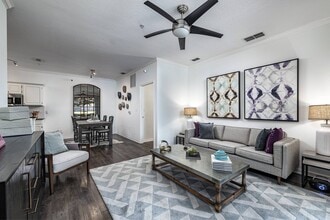 The Rexford at Waterford Lakes in Orlando, FL - Foto de edificio - Building Photo