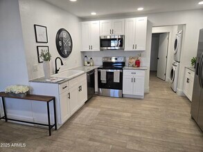 3710 W Monte Vista Rd in Phoenix, AZ - Building Photo - Building Photo