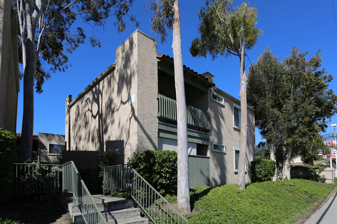 Sweetwater Apartments in Spring Valley, CA - Foto de edificio