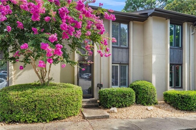 property at 79 Ivy Trail NE