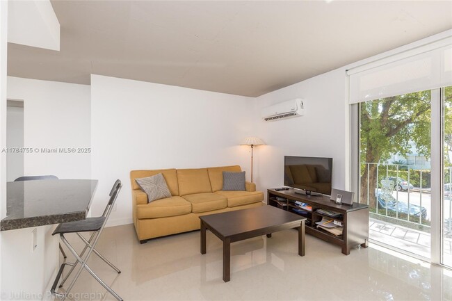 915 Jefferson Ave in Miami Beach, FL - Building Photo - Building Photo