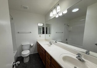 1410 E Verlea Dr in Tempe, AZ - Foto de edificio - Building Photo