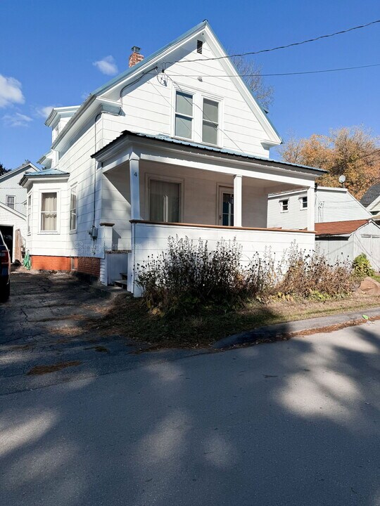 4 Autumn St in Waterville, ME - Building Photo