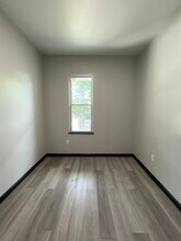 82 Orient Ave in Jersey City, NJ - Building Photo - Building Photo