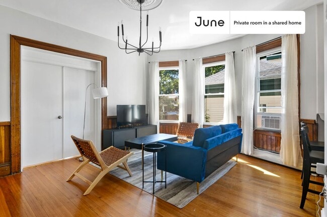 Room in Shared 4 bed/2 bath home in Boston, MA - Foto de edificio - Building Photo
